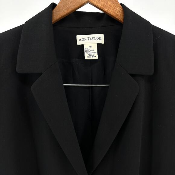 Vintage 90s Ann Taylor Black 100% Wool Minimalist Structured Blazer - Picture 2 of 8